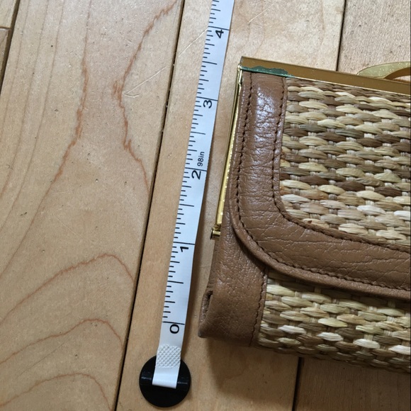 Vintage Tilley genuine leather wallet — made in Canada - Picture 6 of 6